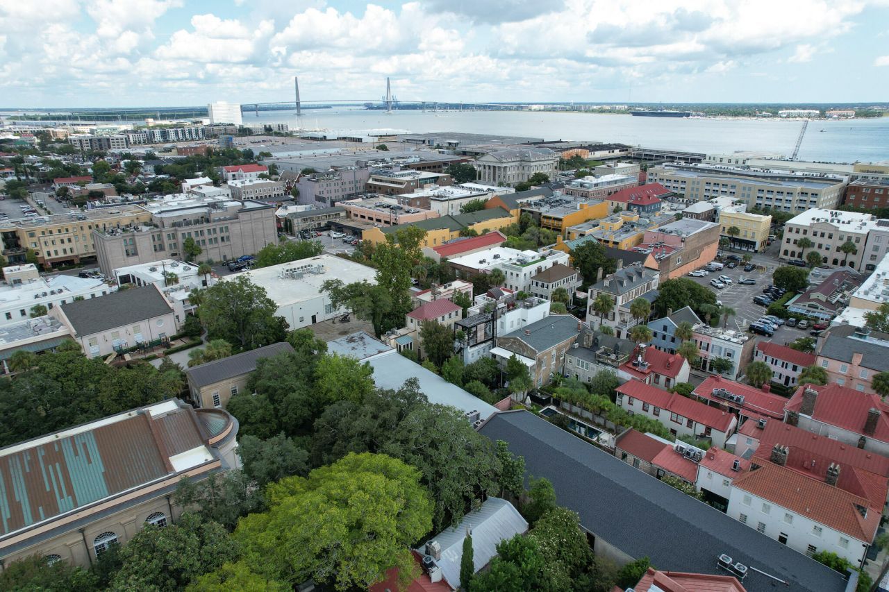 10 Philadelphia Alley Photo 6