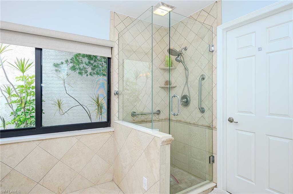 719 Reef Point Cir, Unit 13, Naples, FL 34108 Photo