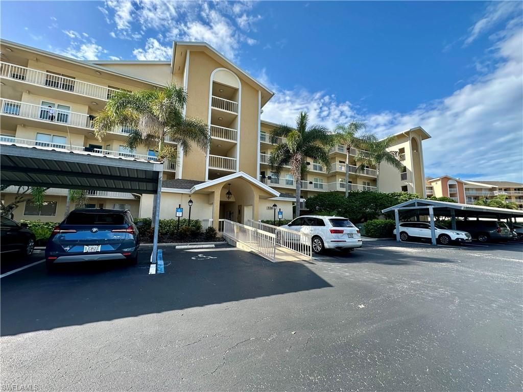 320 Horse Creek Dr, Unit 105, Naples, FL 34110 Photo
