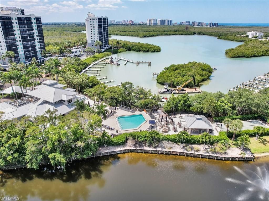 320 Horse Creek Dr, Unit 105, Naples, FL 34110 Photo