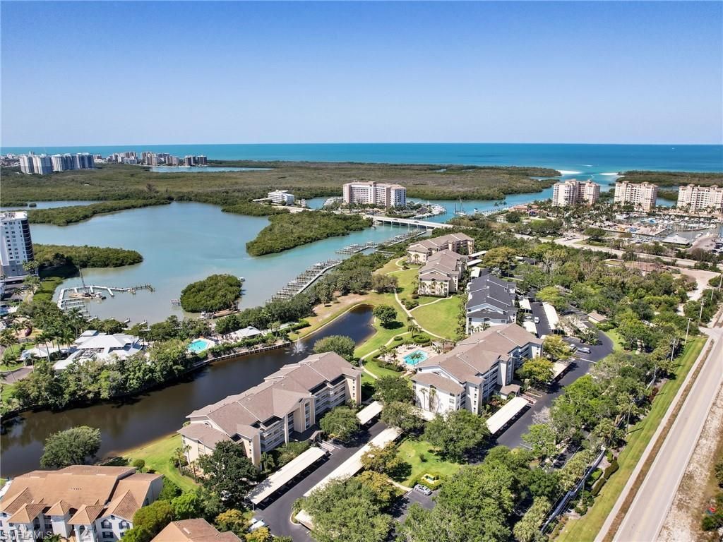 320 Horse Creek Dr, Unit 105, Naples, FL 34110 Photo