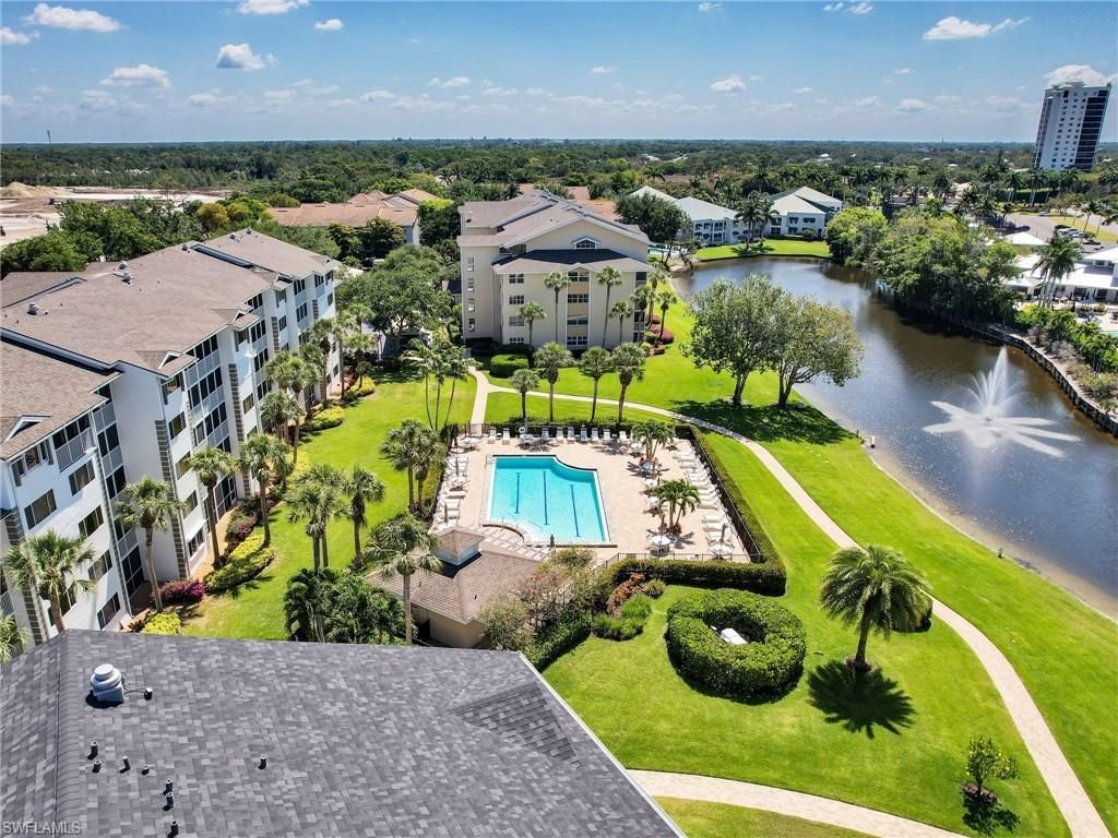320 Horse Creek Dr, Unit 105, Naples, FL 34110 Photo