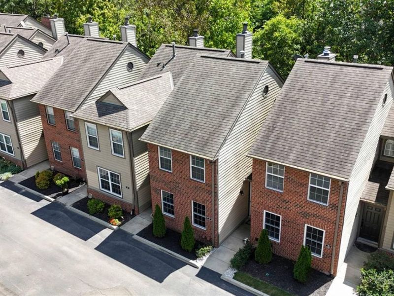 10555 Montgomery Road, Unit 49, Montgomery, OH 45242 Photo 3