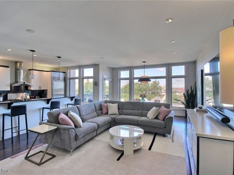 2339 Edgehill Road, Cleveland, OH 44106 Photo 3