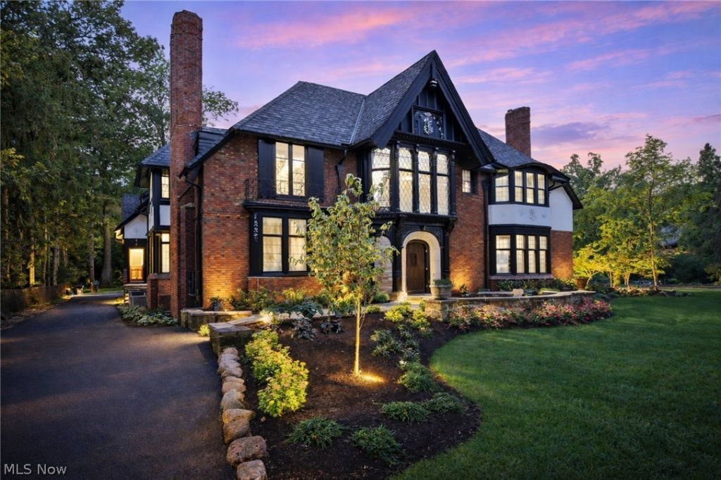 2970 Fairmount Boulevard, Cleveland, OH 44118