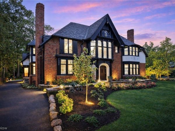 2970 Fairmount Boulevard, Cleveland, OH 44118