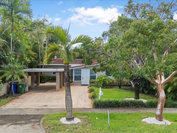 613 NE 17th Ter, Fort Lauderdale, FL 33304