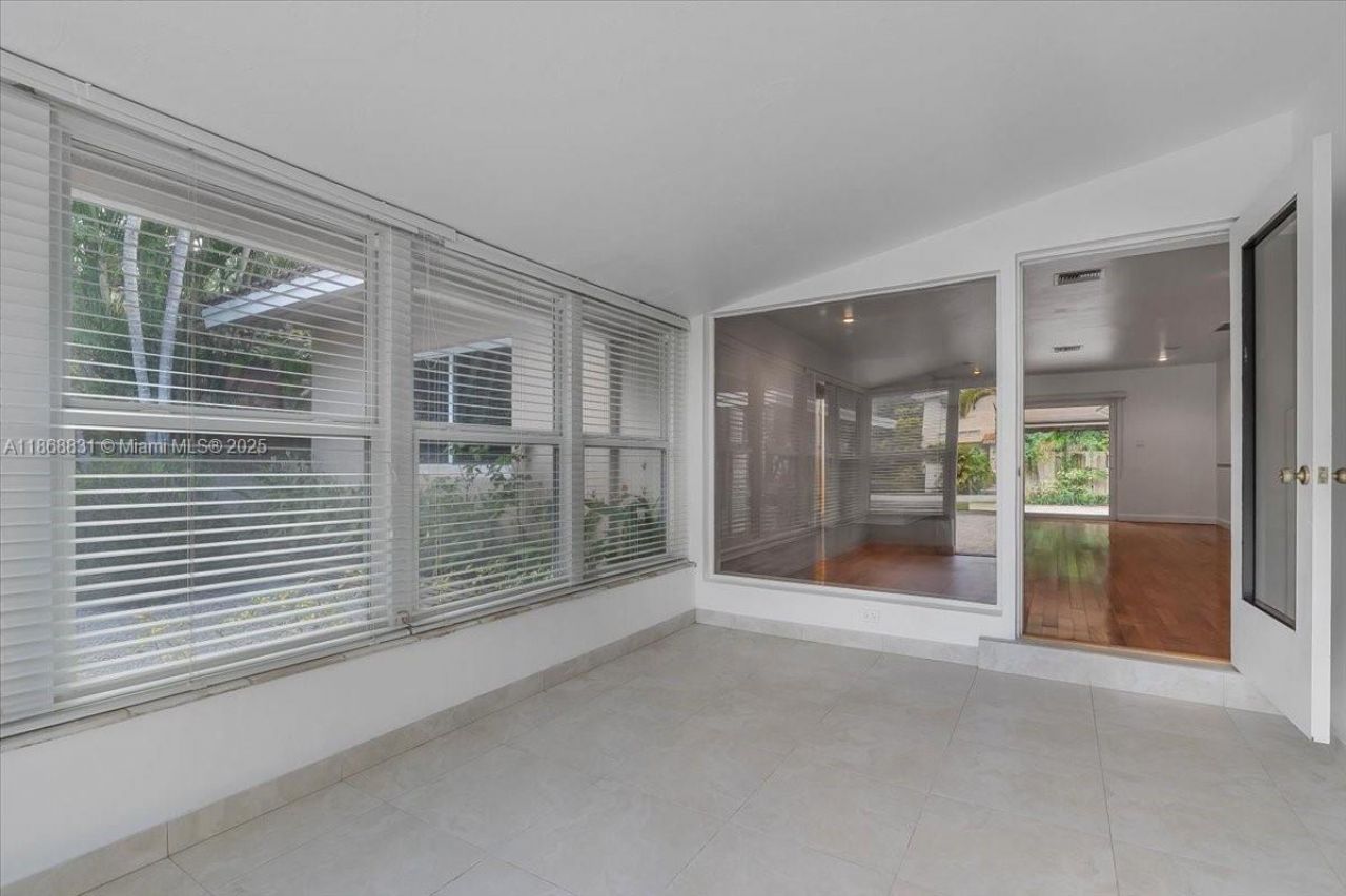 613 NE 17th Ter, Fort Lauderdale, FL 33304 Photo