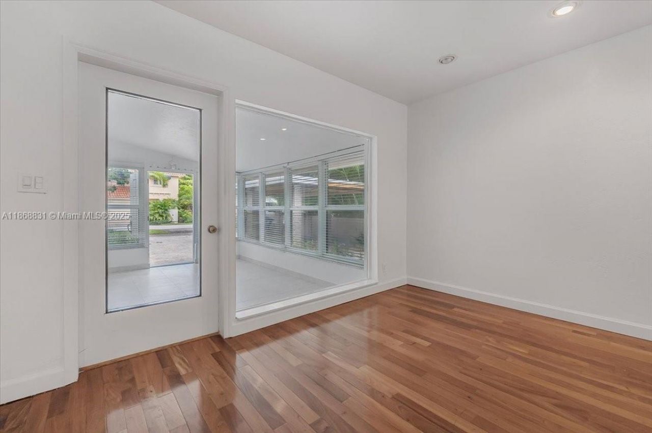 613 NE 17th Ter, Fort Lauderdale, FL 33304 Photo