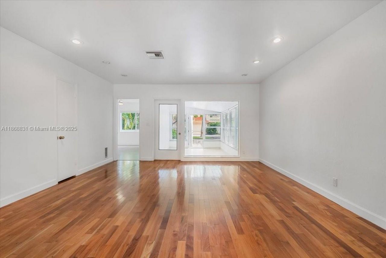 613 NE 17th Ter, Fort Lauderdale, FL 33304 Photo