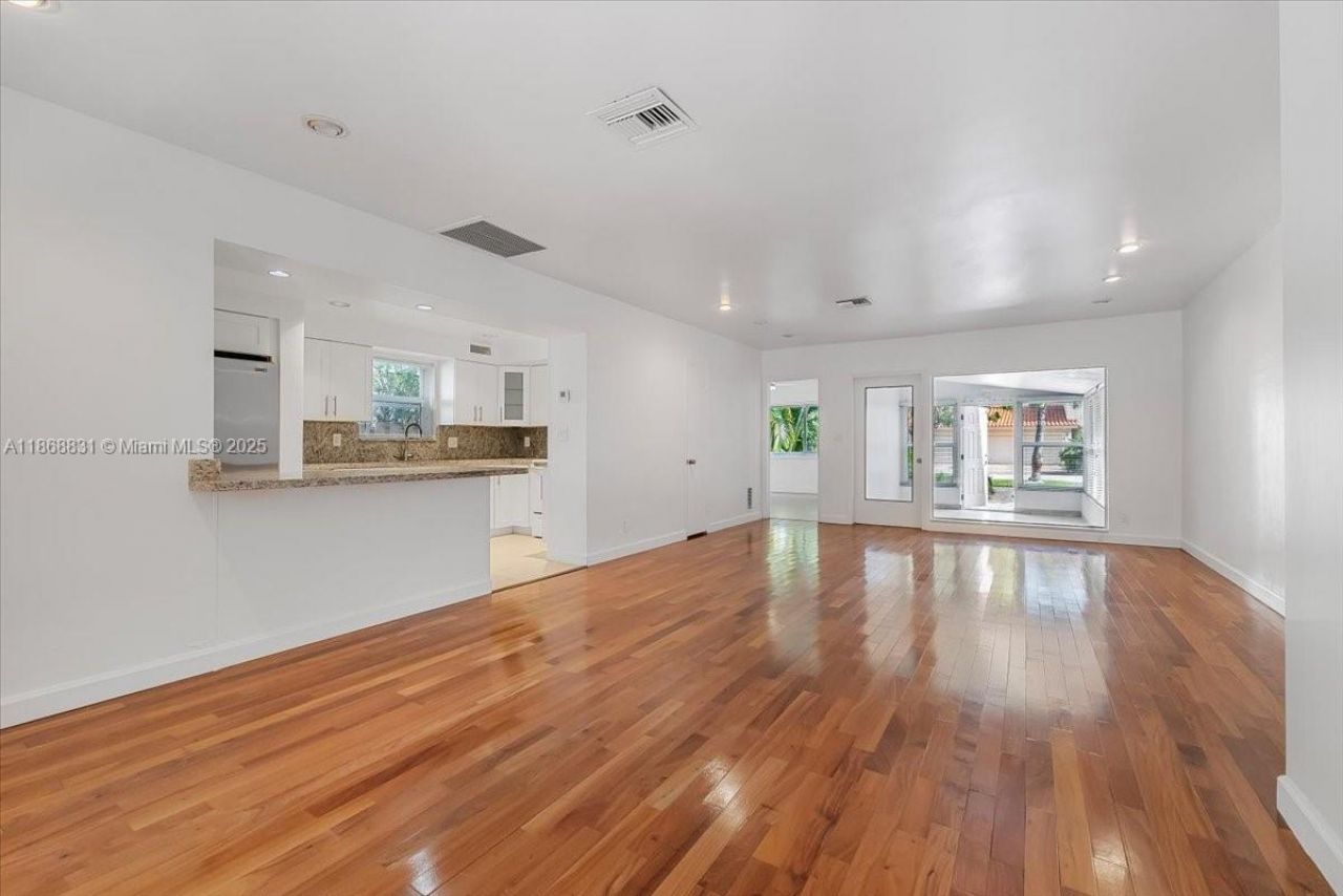 613 NE 17th Ter, Fort Lauderdale, FL 33304 Photo