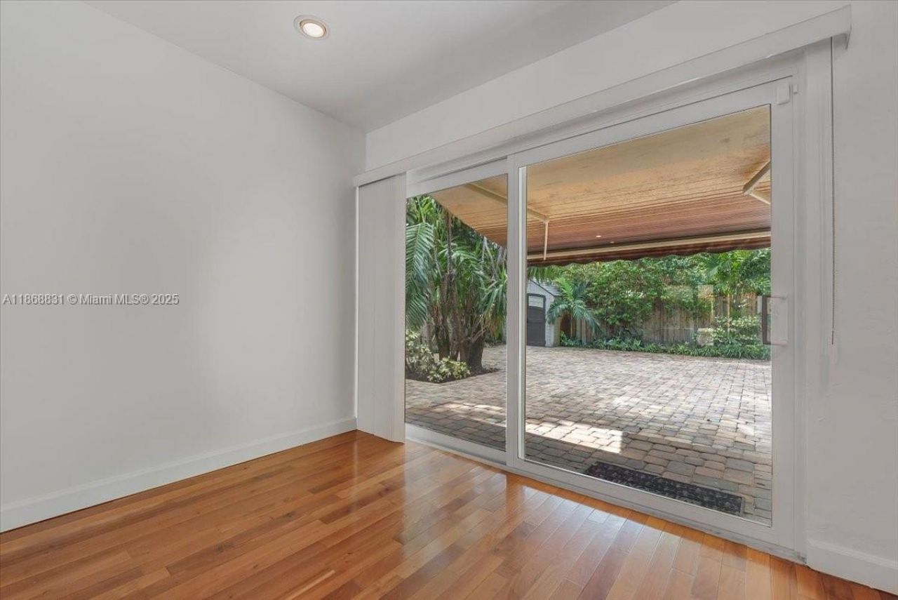 613 NE 17th Ter, Fort Lauderdale, FL 33304 Photo