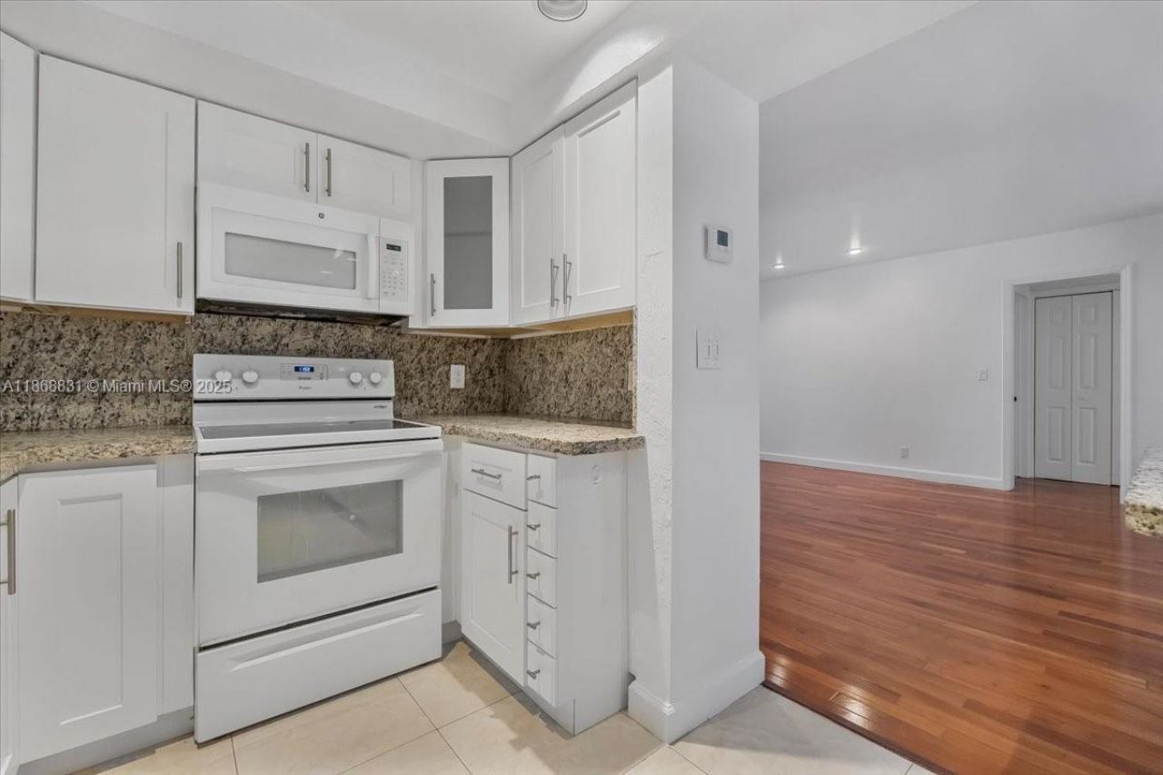 613 NE 17th Ter, Fort Lauderdale, FL 33304 Photo