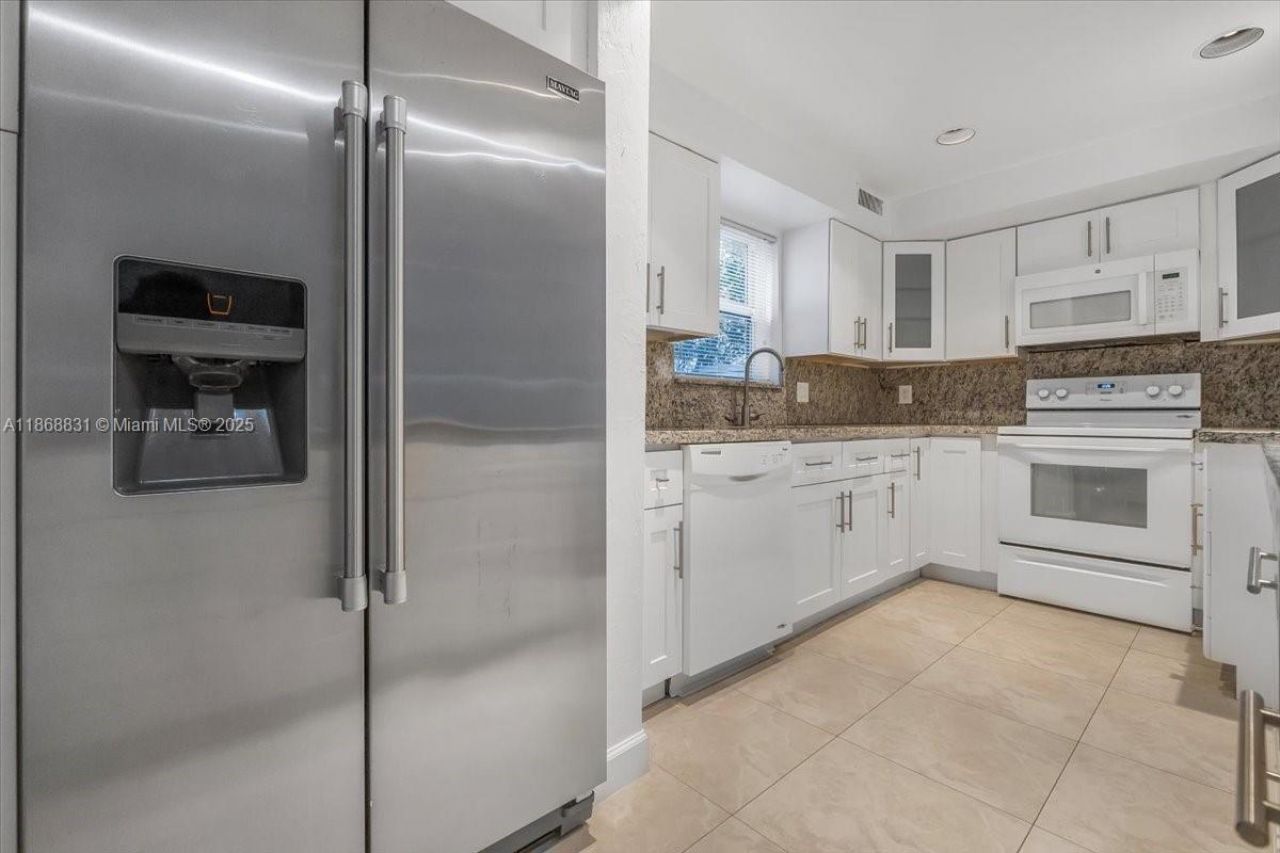 613 NE 17th Ter, Fort Lauderdale, FL 33304 Photo