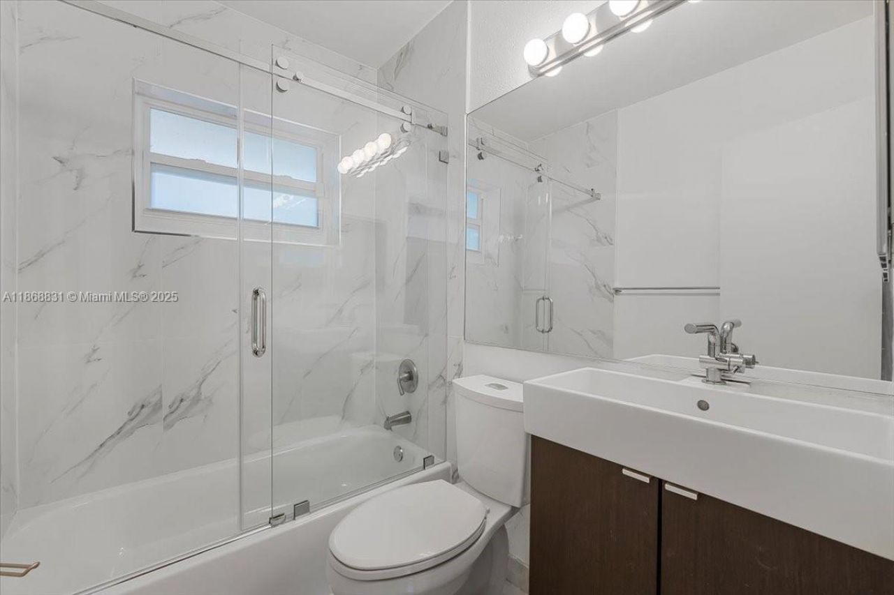 613 NE 17th Ter, Fort Lauderdale, FL 33304 Photo