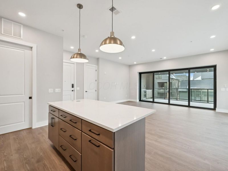 2867 Kobuk Drive, Unit 201, Columbus, OH 43228 Photo 12