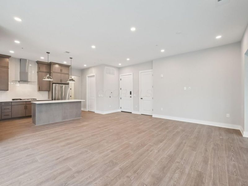 2867 Kobuk Drive, Unit 201, Columbus, OH 43228 Photo 17