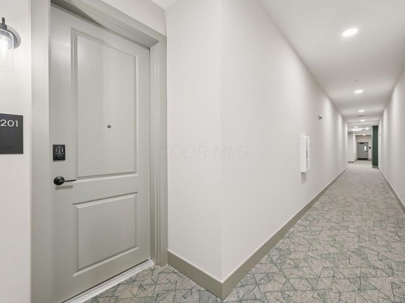 2867 Kobuk Drive, Unit 201, Columbus, OH 43228 Photo 4