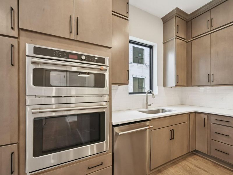 2867 Kobuk Drive, Unit 201, Columbus, OH 43228 Photo 8