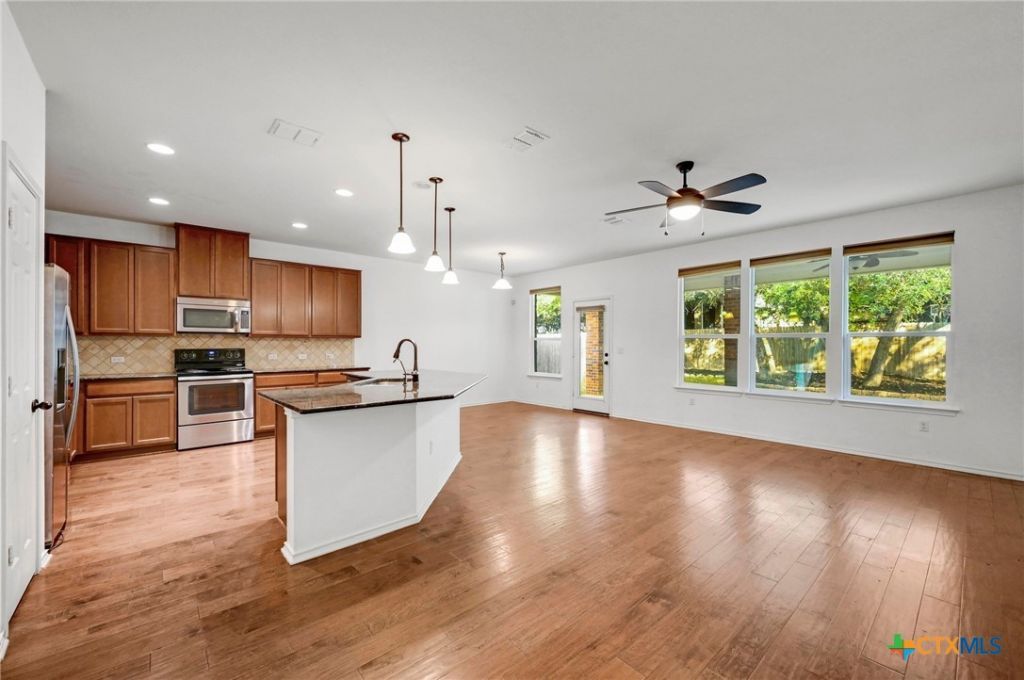 322 White Willow Drive, San Marcos, TX 78666 Main Photo