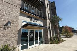 1116 Metropolitan Avenue photo 4