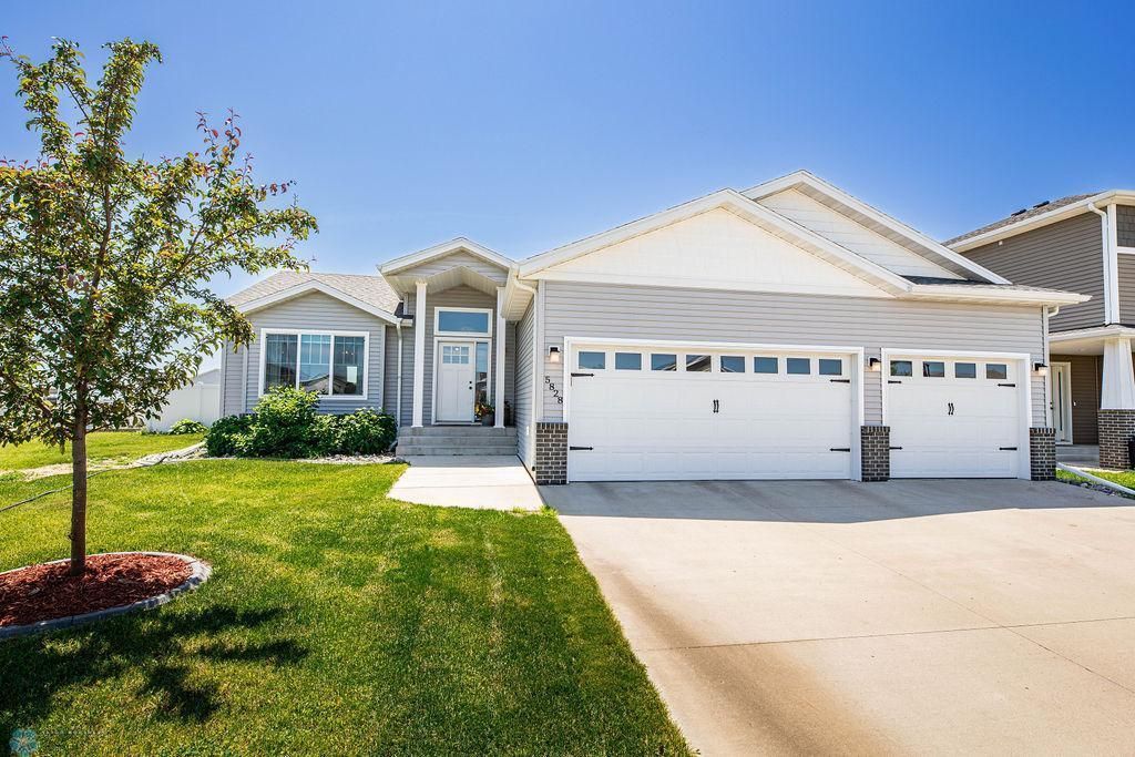 5828 58th Avenue S, Fargo, ND 58104 Main Photo