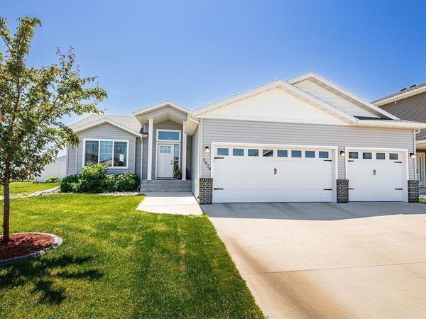 5828 58th Avenue S, Fargo, ND 58104