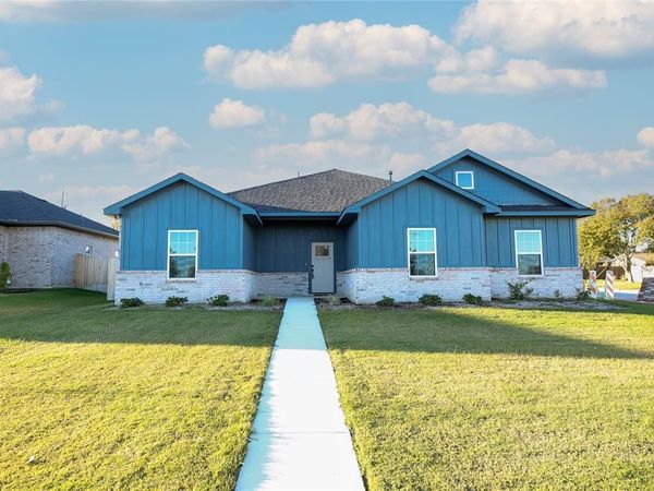 1412 Mason Street, Bowie, TX 76230