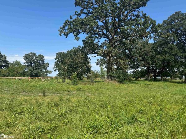 1201 Walton Road, Fairfield, IA 52556