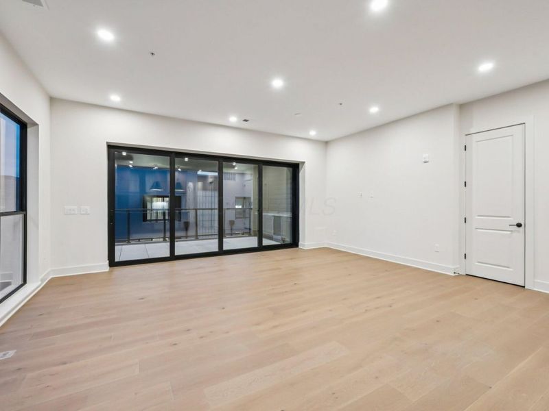 2867 Kobuk Drive, Unit 402, Columbus, OH 43228 Photo 15