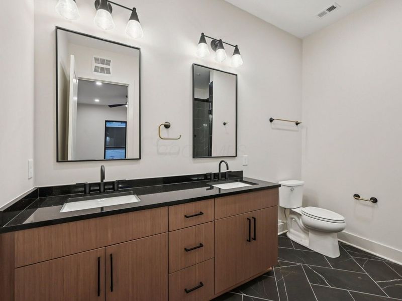 2867 Kobuk Drive, Unit 402, Columbus, OH 43228 Photo 22