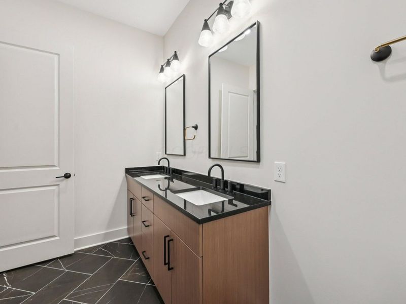 2867 Kobuk Drive, Unit 402, Columbus, OH 43228 Photo 23