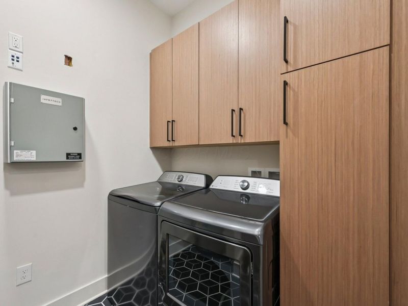 2867 Kobuk Drive, Unit 402, Columbus, OH 43228 Photo 32