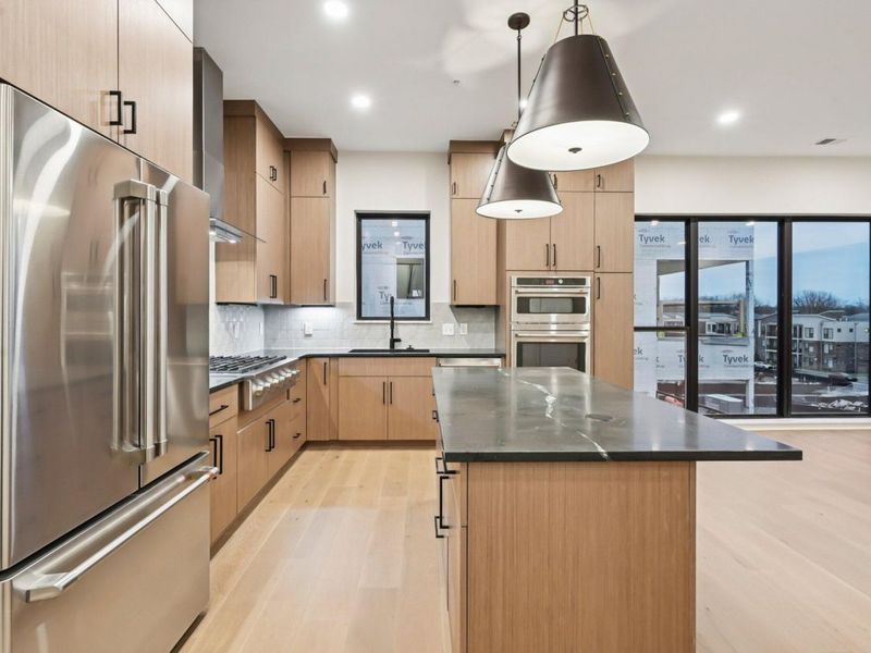 2867 Kobuk Drive, Unit 402, Columbus, OH 43228 Photo 7