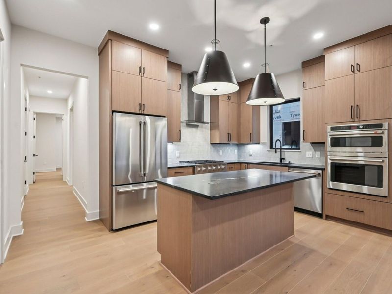 2867 Kobuk Drive, Unit 402, Columbus, OH 43228 Photo 9