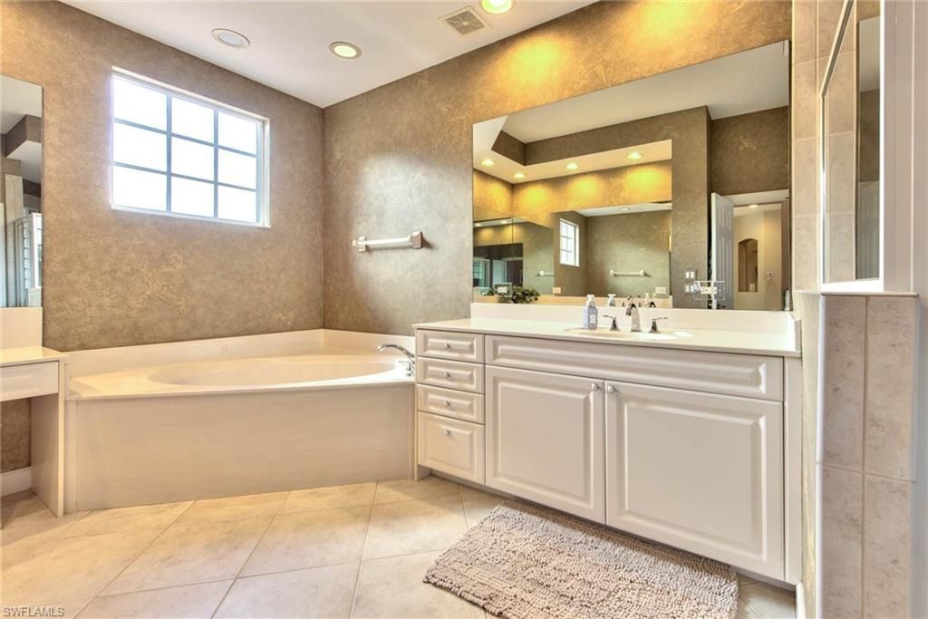 9657 Cypress Hammock Cir, Unit 202, Estero, FL 34135 Photo