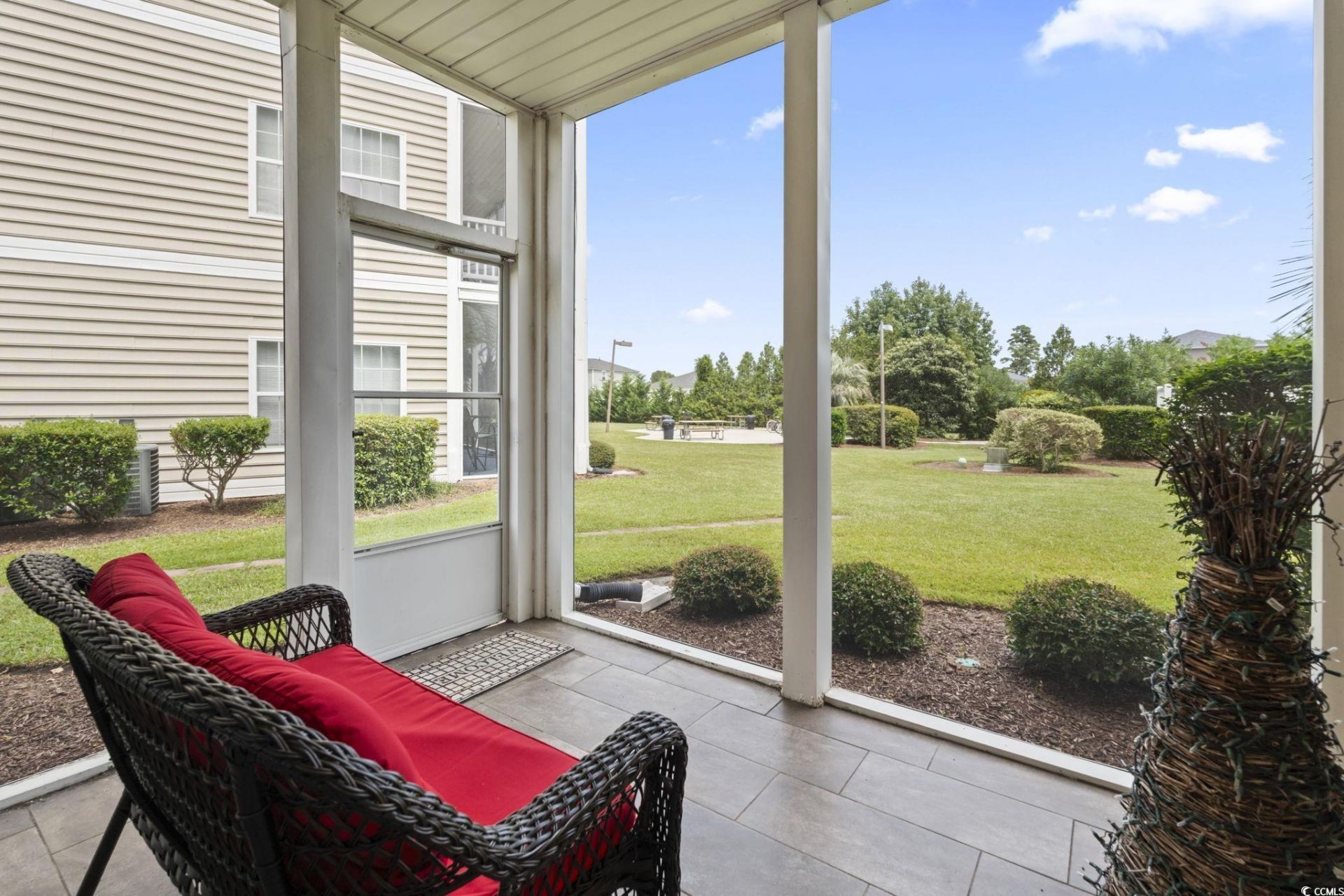 2020 Cross Gate Blvd. Photo 4