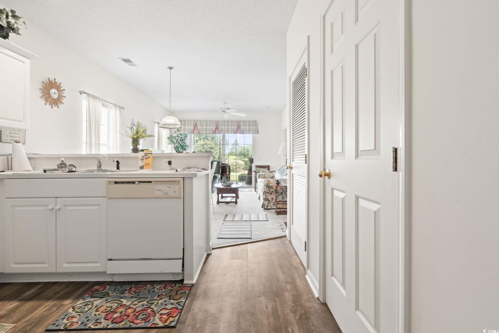 2020 Cross Gate Blvd. Photo 7