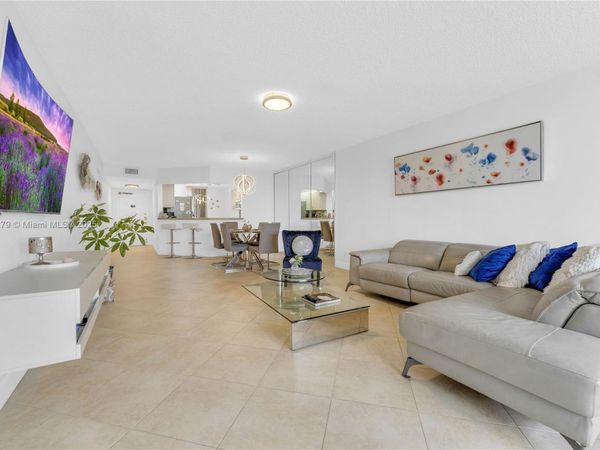 2521 NW 104th Ave, Unit 307, Sunrise, FL 33322