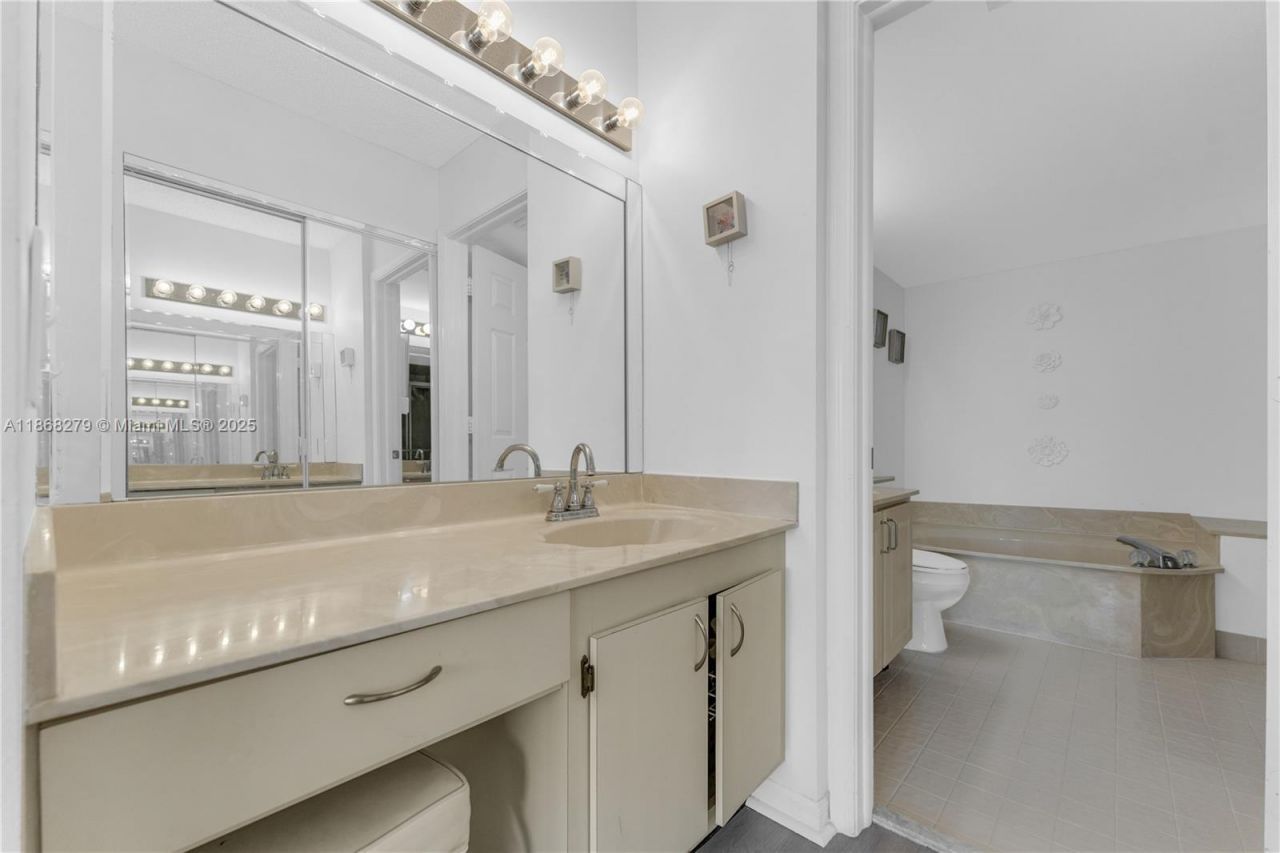 2521 NW 104th Ave, Unit 307, Sunrise, FL 33322 Photo