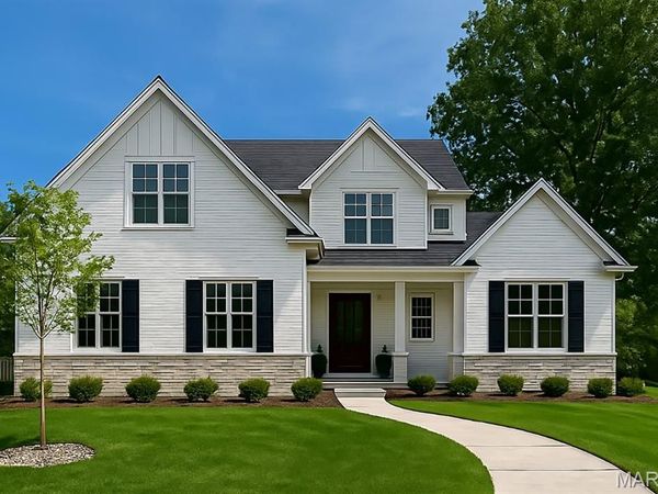 556 N Graeser, Creve Coeur, MO 63141