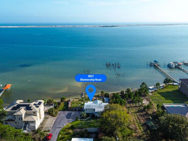 1907 Blankenship Road, Navarre, FL 32566