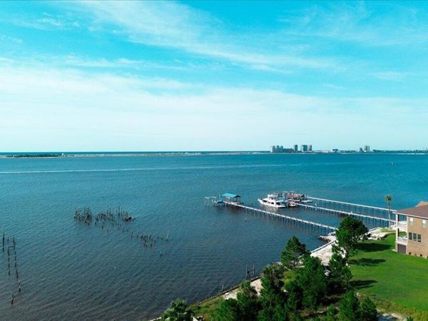 1907 Blankenship Road, Navarre, FL 32566