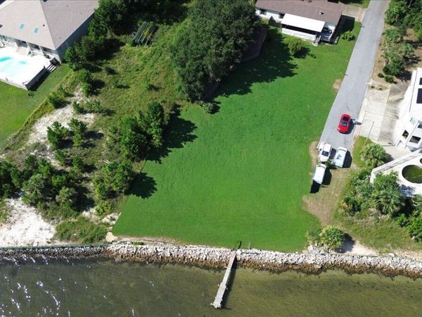 1907 Blankenship Road, Navarre, FL 32566