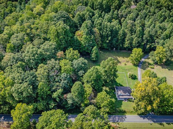 2906 Cherokee Road, Johnson City, TN 37604