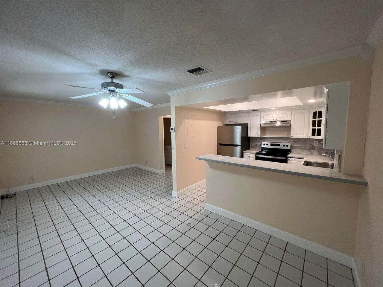 2605 NW 47th Ter, Unit 103, Lauderdale Lakes, FL 33313 Photo