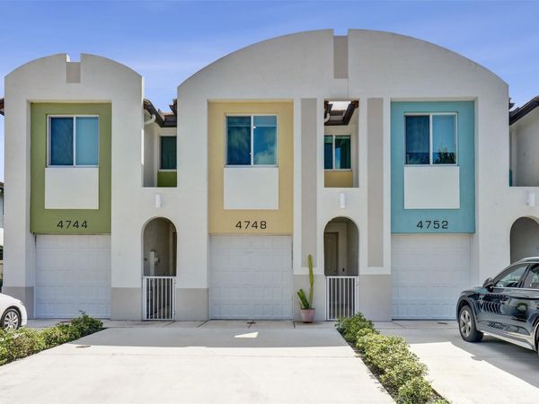 4748 SW 63rd Terrace, Unit 4748, Davie, FL 33314