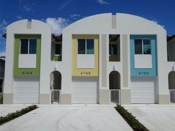 4748 SW 63rd Ter, Unit 4748, Davie, FL 33314