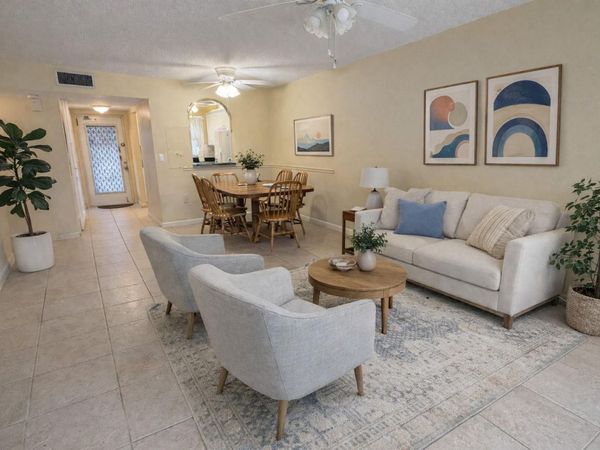 9261 Sunrise Lakes Boulevard, Unit 212, Sunrise, FL 33322