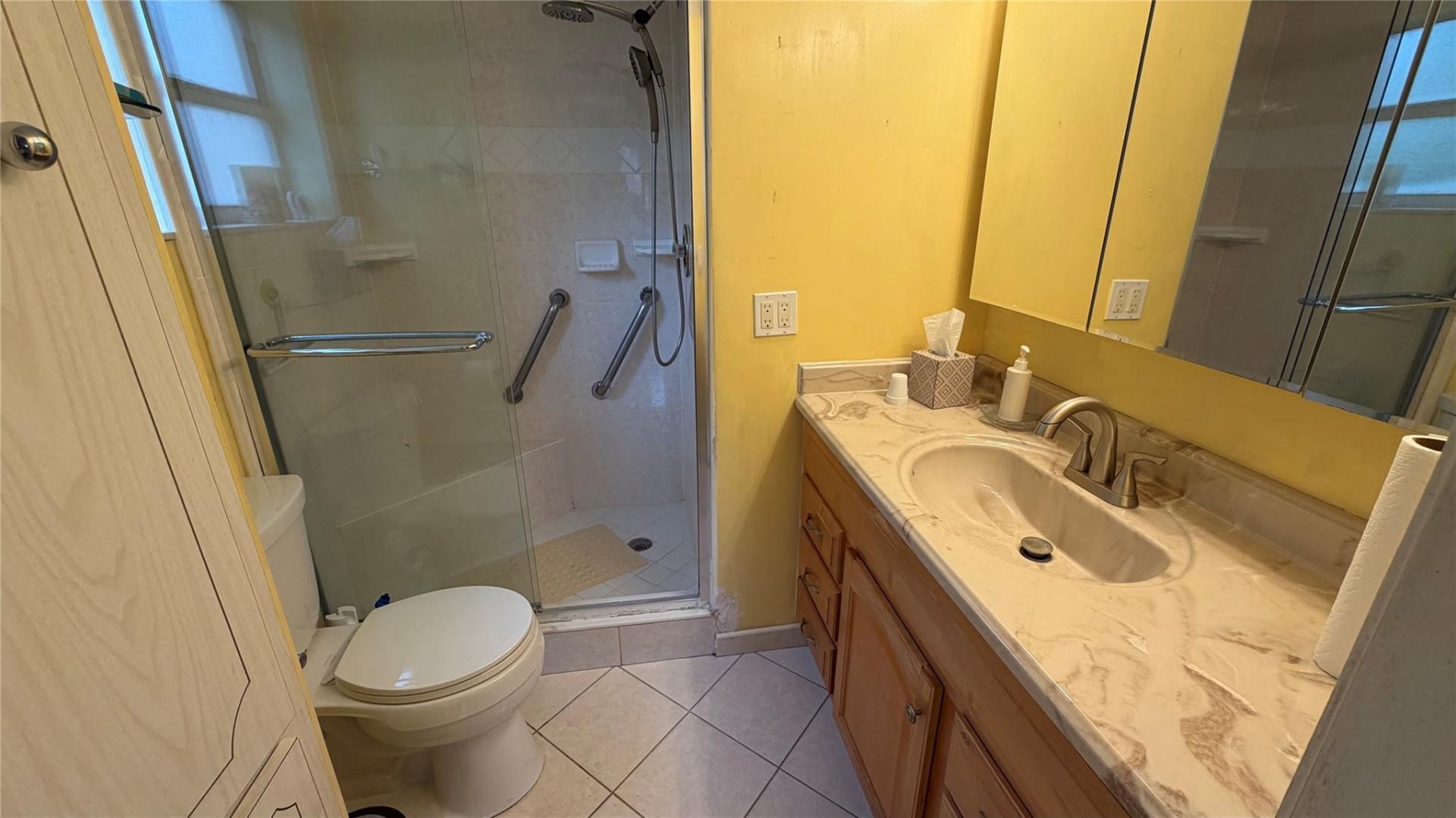 9261 Sunrise Lakes Boulevard, Unit 212, Sunrise, FL 33322 Photo